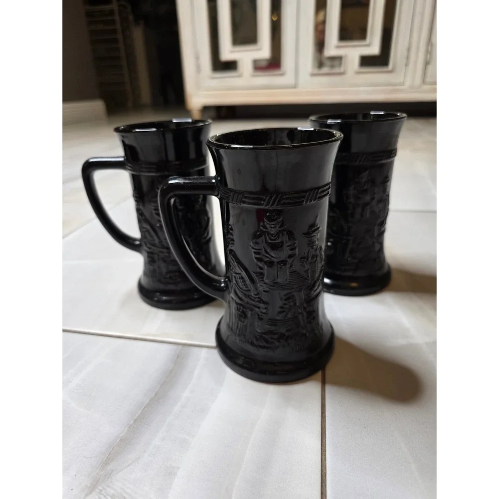 Vintage Black Amethyst Glass Beer‎ Stein Tavern Scene Embossed Mug Set of 3 A5